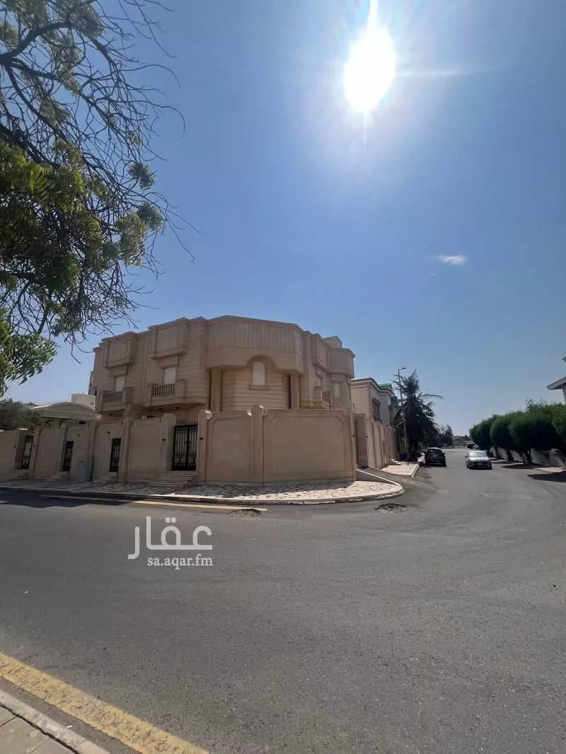 فيلا للبيع في شارع طاهر زمخشري, حي الشاطئ, مدينة جدة, منطقة مكة المكرمة 1 صورة