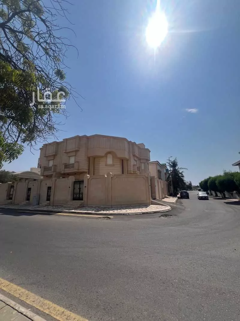 فيلا للبيع في شارع طاهر زمخشري, حي الشاطئ, مدينة جدة, منطقة مكة المكرمة 1 صورة