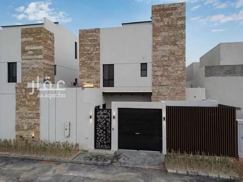 فيلا للبيع في شارع صالح كمال الدين, حي عكاظ, مدينة الرياض, منطقة الرياض 1 صورة