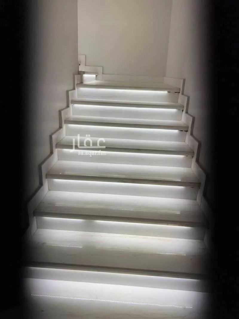 عمارة للبيع في شارع أبي البركات الأنصاري, حي الضباط, مدينة الرياض, منطقة الرياض 1 صورة