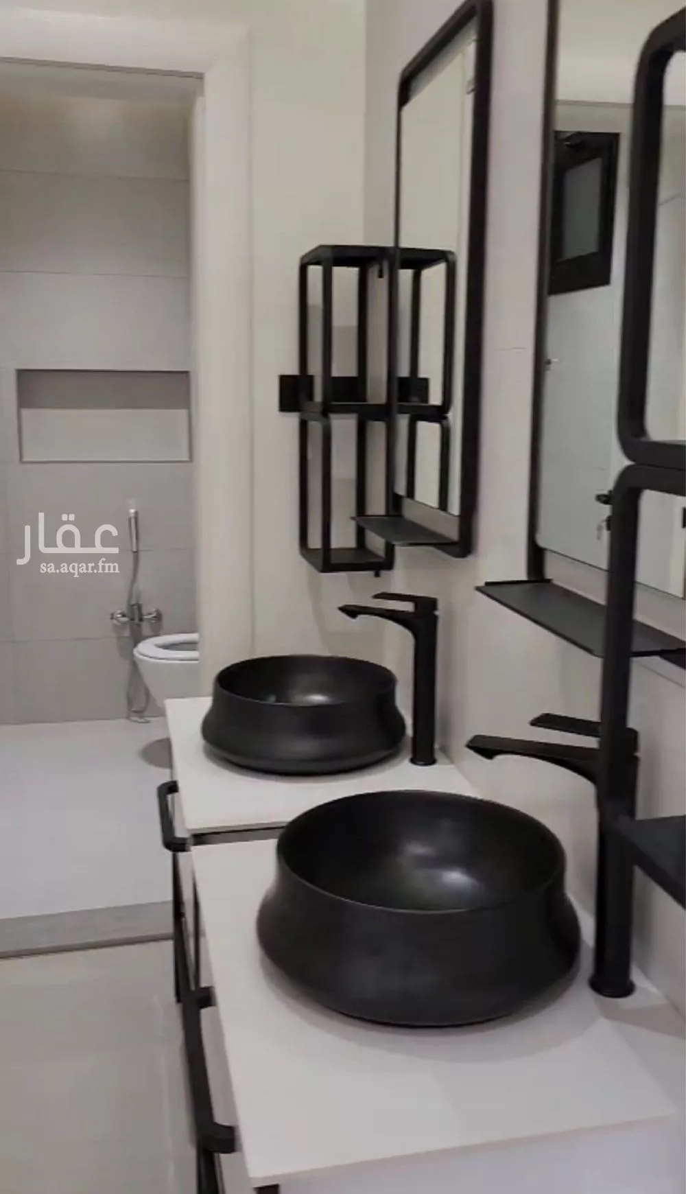 فيلا للبيع في شارع عبدالرحمن الزواوي, حي الزهور, مدينة أبها, منطقة عسير 1 صورة