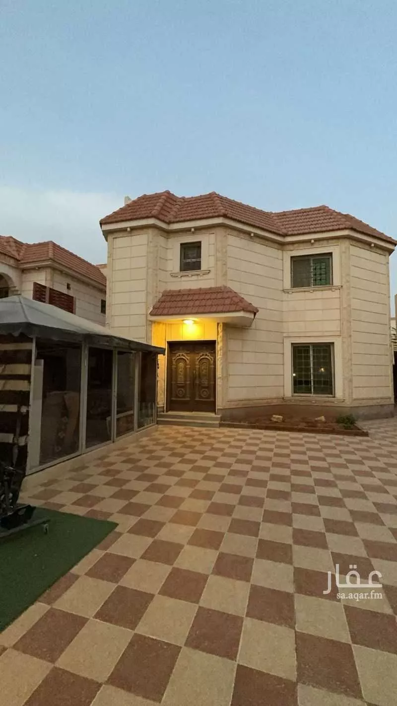 فيلا للبيع في شارع القطائف, حي إشبيلية, مدينة الرياض, منطقة الرياض 1 صورة