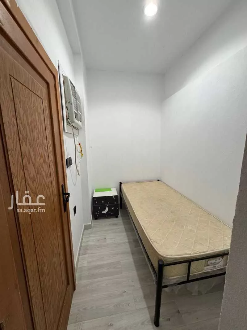 غرفة للإيجار في شارع سلمه بن المجبر ، حي النزهة ، جدة ، جدة 1 صورة