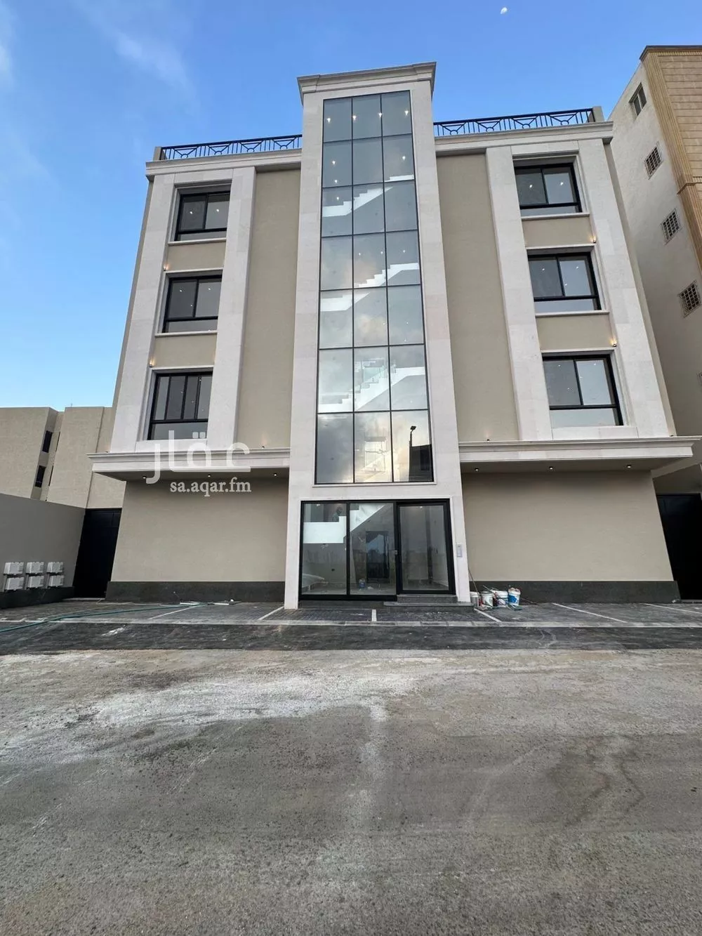 شقة للبيع في شارع ركانة بن عبدالعزيز, حي الربوة, مدينة أبها, منطقة عسير 1 صورة