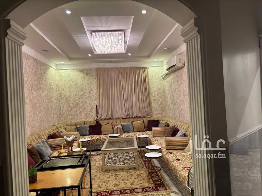 فيلا للبيع في شارع الحجاج بن أيمن بن عبيد, حي الرمال, مدينة الرياض, منطقة الرياض 1 صورة