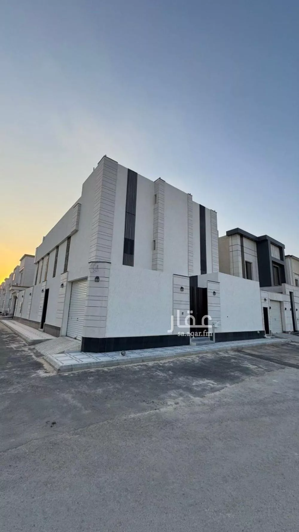 فيلا للبيع في شارع احمد بن بركة, حي الرمال, مدينة الرياض, منطقة الرياض 1 صورة