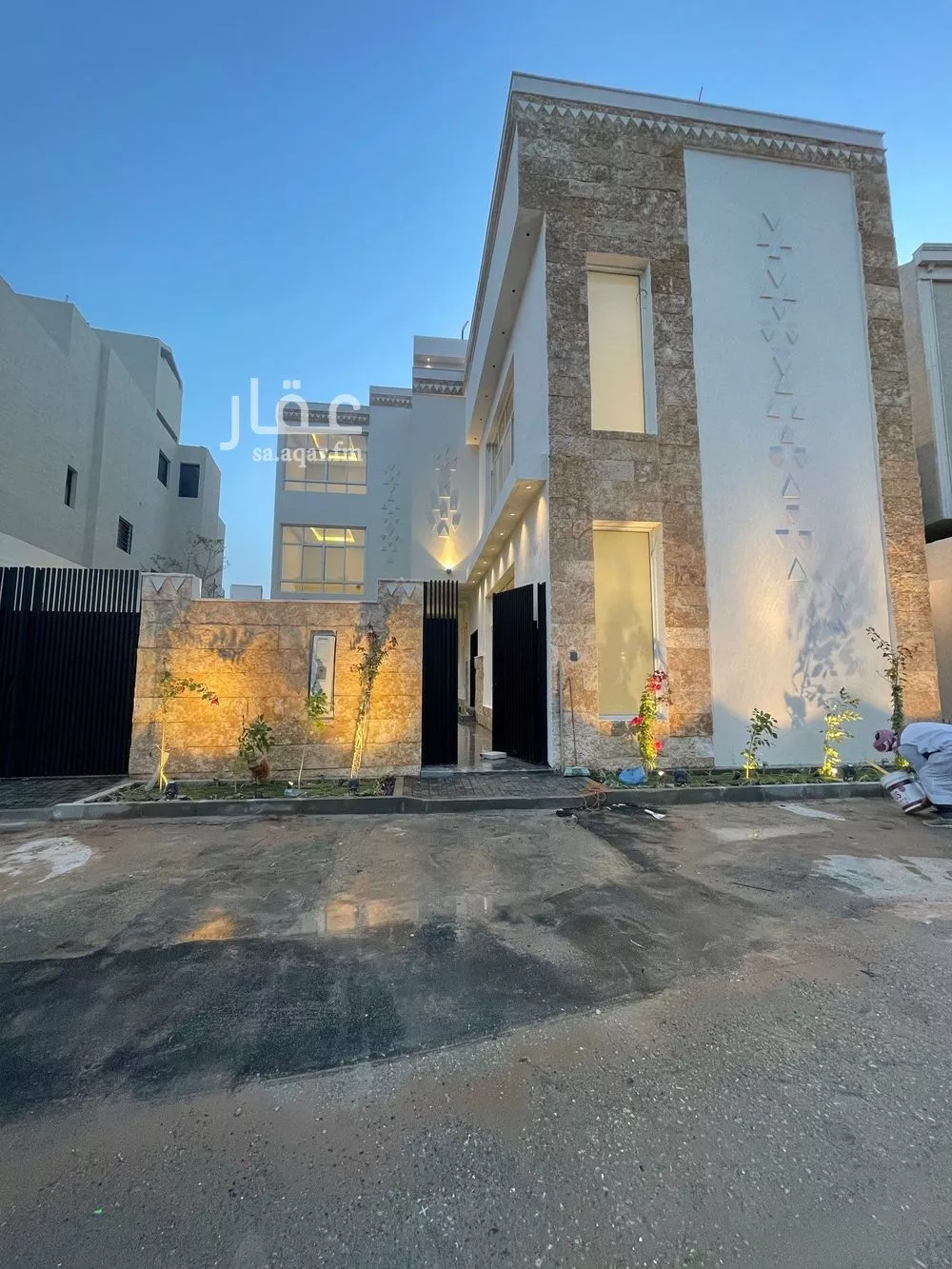 فيلا للبيع في شارع عبدالقادر بن عبدالوارث, حي المهدية, مدينة الرياض, منطقة الرياض 1 صورة