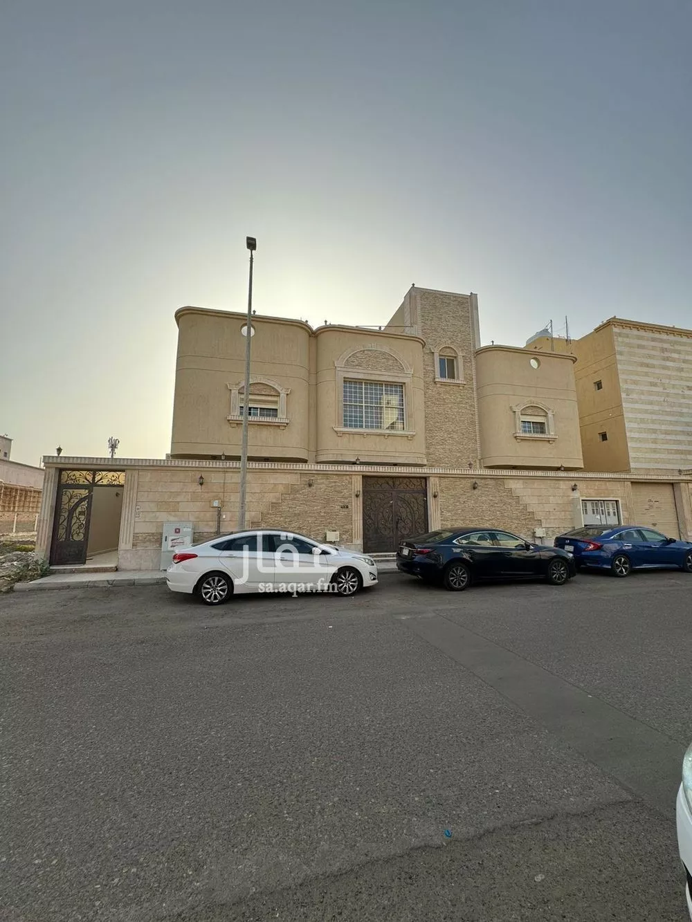 فيلا للبيع في شارع أبي عبد الله العثماني, حي الحمدانية, مدينة جدة, منطقة مكة المكرمة 1 صورة