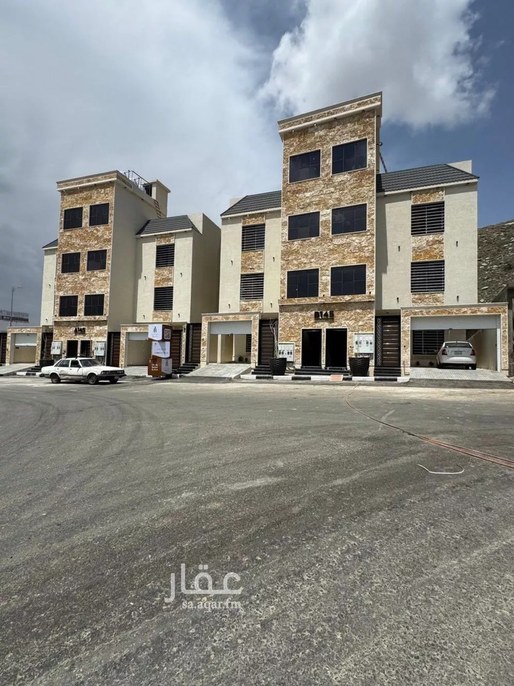 شقة للبيع في شارع ابو هريرة, حي المروج, مدينة ابها, منطقة عسير 1 صورة