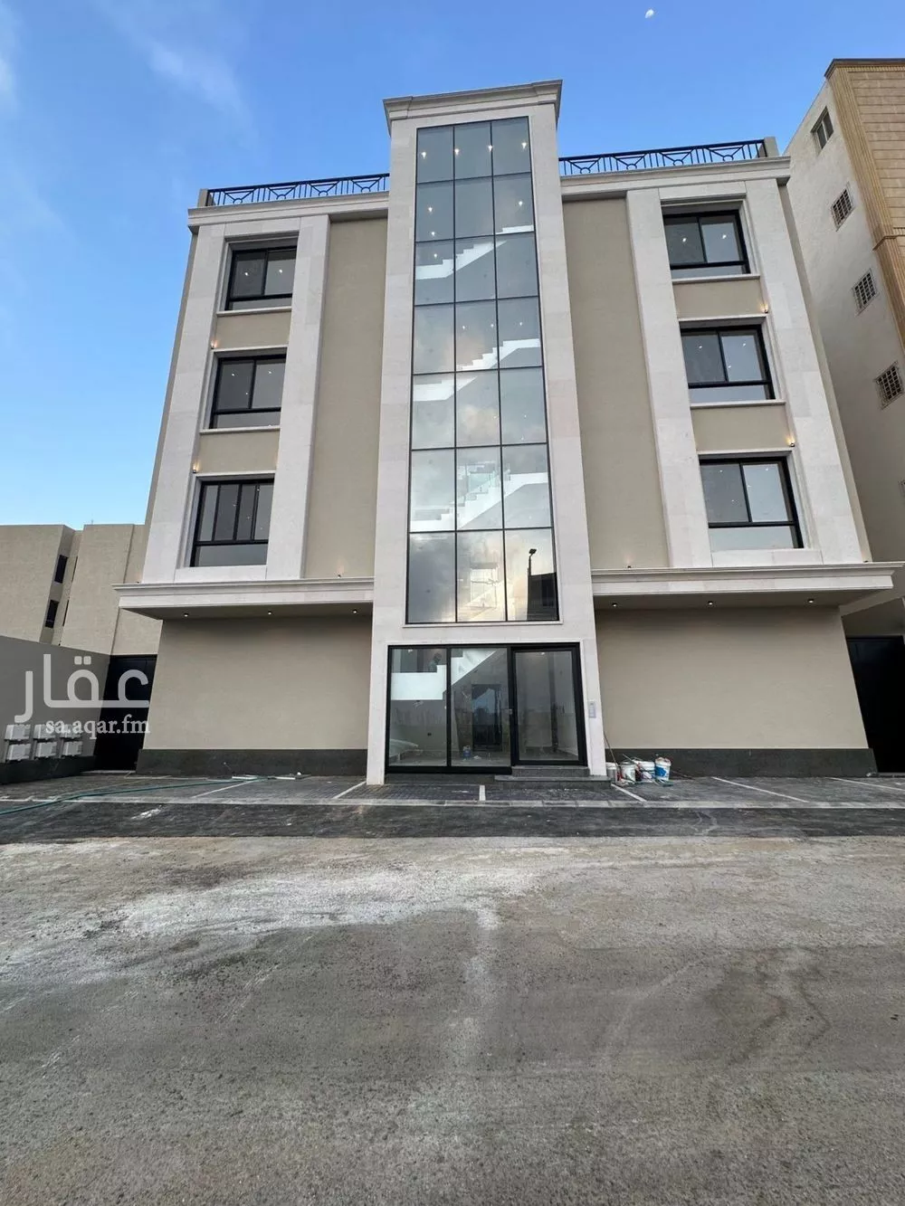 شقة للبيع في شارع ركانة بن عبدالعزيز, حي الربوة, مدينة أبها, منطقة عسير 1 صورة