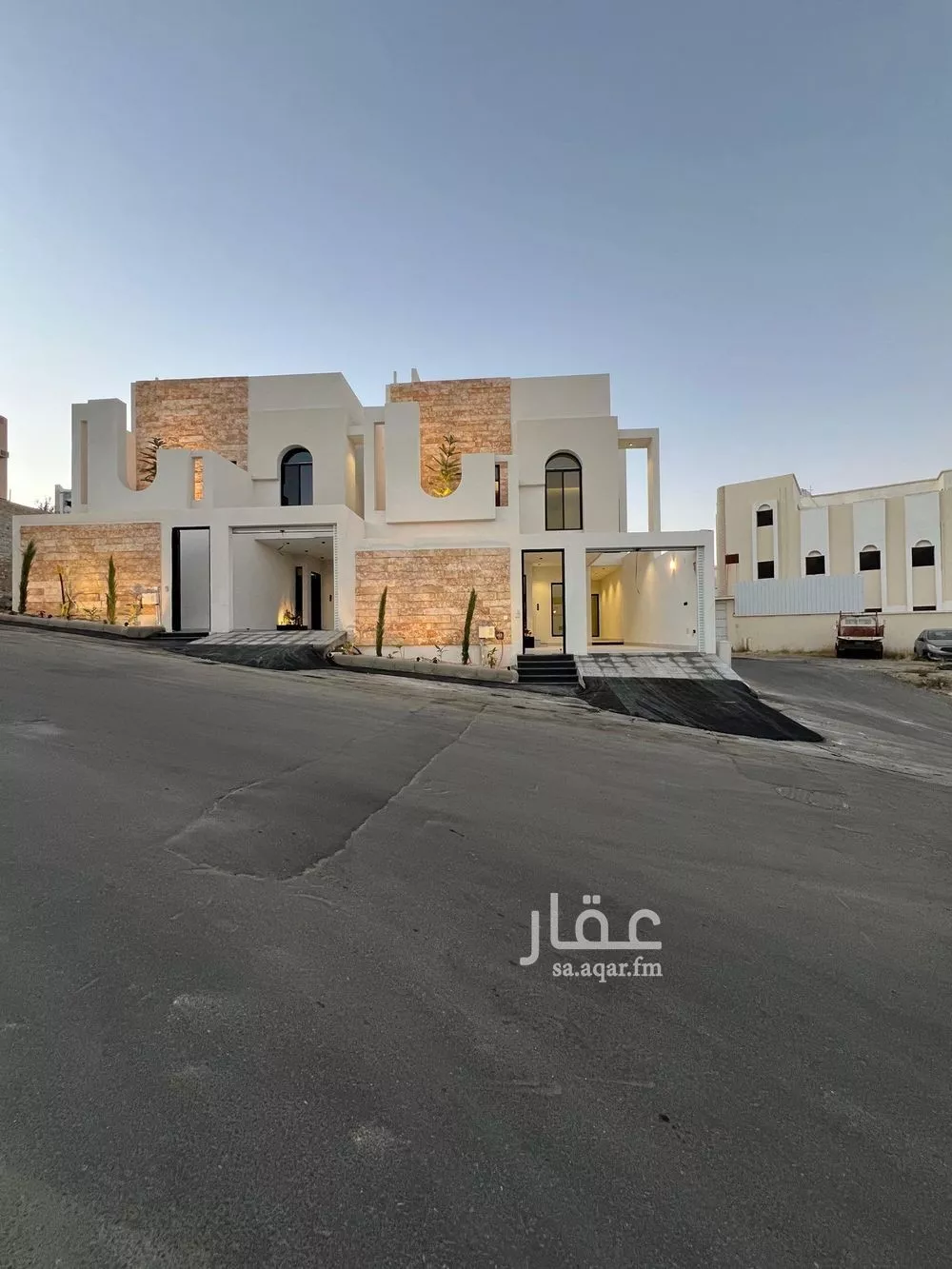 فيلا للبيع في شارع غانم المخزومي, حي عتود الشمالي, مدينة خميس مشيط, منطقة عسير 1 صورة