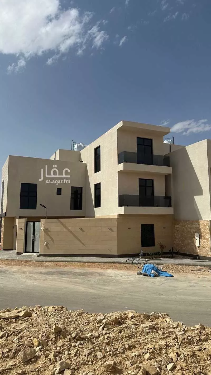 فيلا للبيع في شارع محمد بن عبدالعزيز بن هيزع, حي المهدية, مدينة الرياض, منطقة الرياض 1 صورة