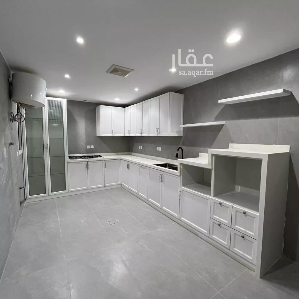 شقة للإيجار في شارع رقم 32, حي الندى, مدينة الرياض, منطقة الرياض 1 صورة