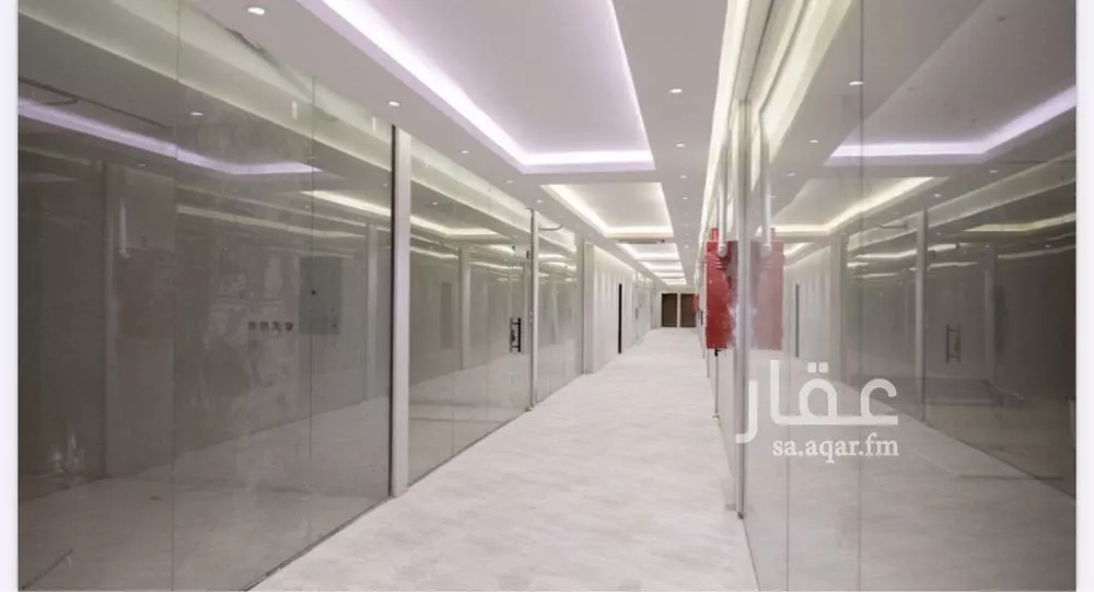 مكتب تجاري للإيجار في شارع طريق الثمامة, حي الصحافة, مدينة الرياض, منطقة الرياض 1 صورة