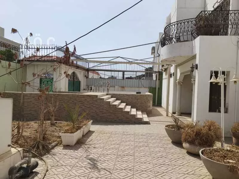 فيلا للبيع في شارع نور الدين بن الصباغ, حي الأمير فواز الجنوبى, مدينة جدة, منطقة مكة المكرمة 1 صورة