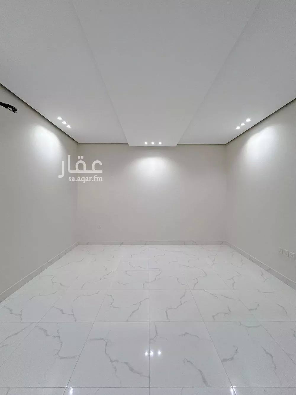 فيلا للبيع في شارع يعلى الطائفى, حي الزهرة, مدينة المدينة المنورة, منطقة المدينة المنورة 1 صورة