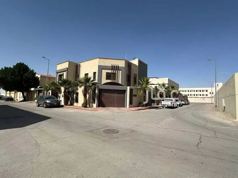 فيلا للبيع في شارع ابن عدنان, حي الروضة, مدينة الرياض, منطقة الرياض 1 صورة