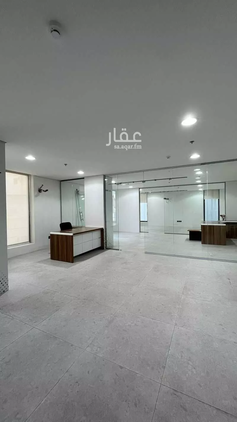 مكتب تجاري للإيجار في شارع الامير محمد بن عبدالعزيز الفرعي, حي العزيزية, مدينة جدة, منطقة مكة المكرمة 1 صورة