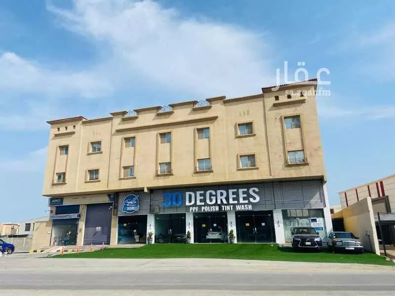محل للإيجار في شارع المنار, حي ابن سيناء, مدينة الخبر, المنطقة الشرقية 1 صورة