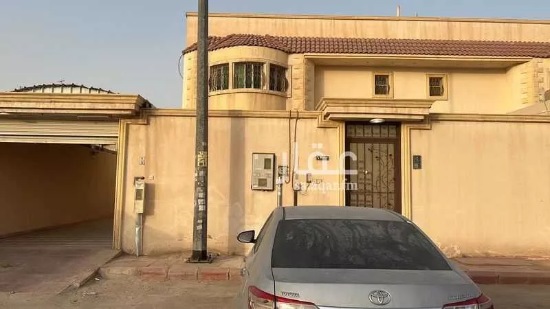 فيلا للبيع في شارع كنانة, حي العزيزية, مدينة الرياض, منطقة الرياض 1 صورة