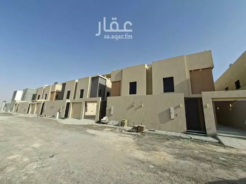 فيلا للبيع في شارع عبدالله بن يزيد الخطمي الأنصاري, حي العوالي, مدينة الرياض, منطقة الرياض 1 صورة