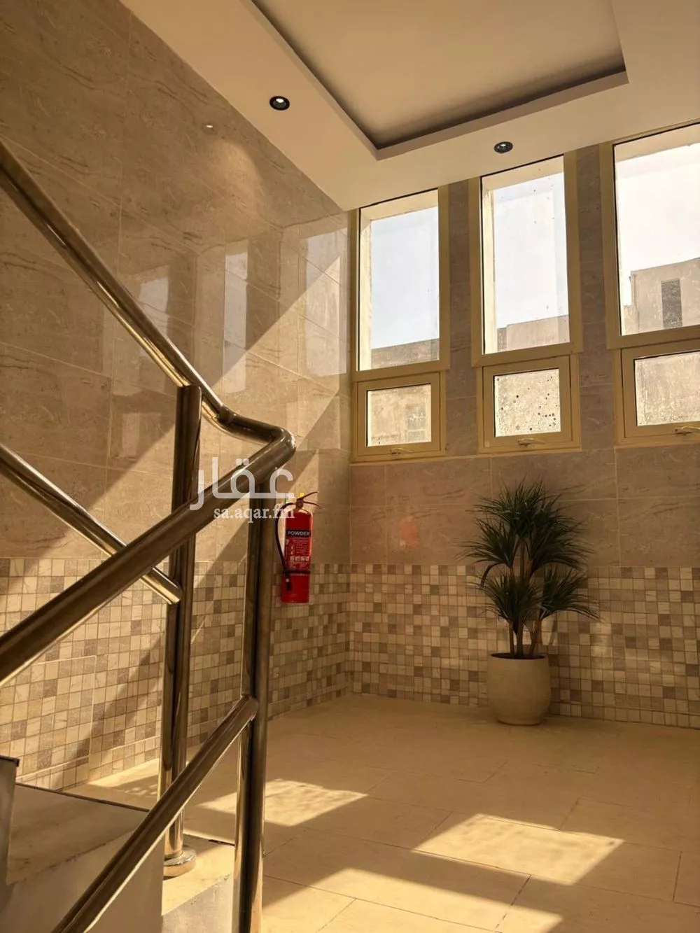 عمارة للإيجار في شارع نجران, حي الثقبة, مدينة الخبر, المنطقة الشرقية 1 صورة