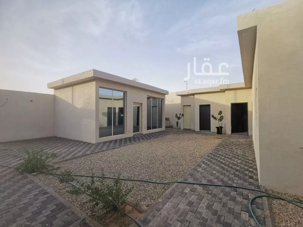 استراحة للبيع في شارع الحرث بن الحرث القرشي السهمي, حي العدامة, مدينة الخرج, منطقة الرياض 1 صورة