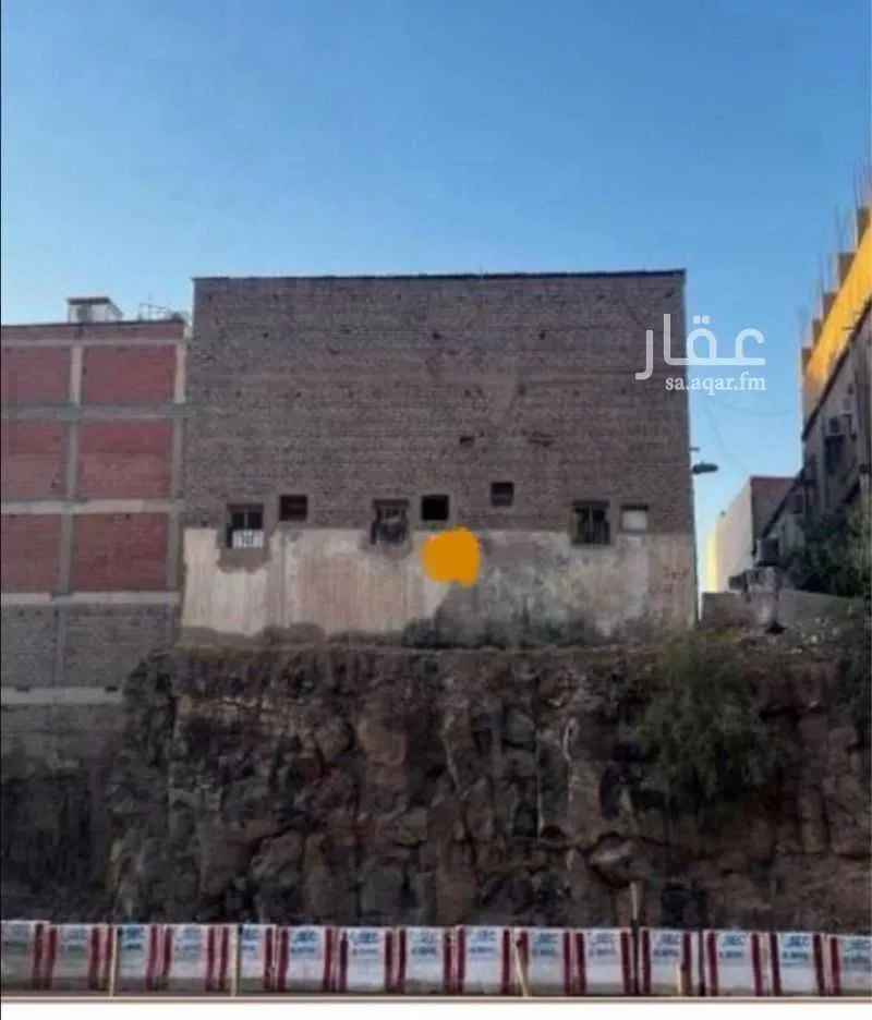 عمارة للبيع في شارع محسن بن الاسود ، حي الدويمة ، المدينة المنورة ، منطقة المدينة المنورة 1 صورة