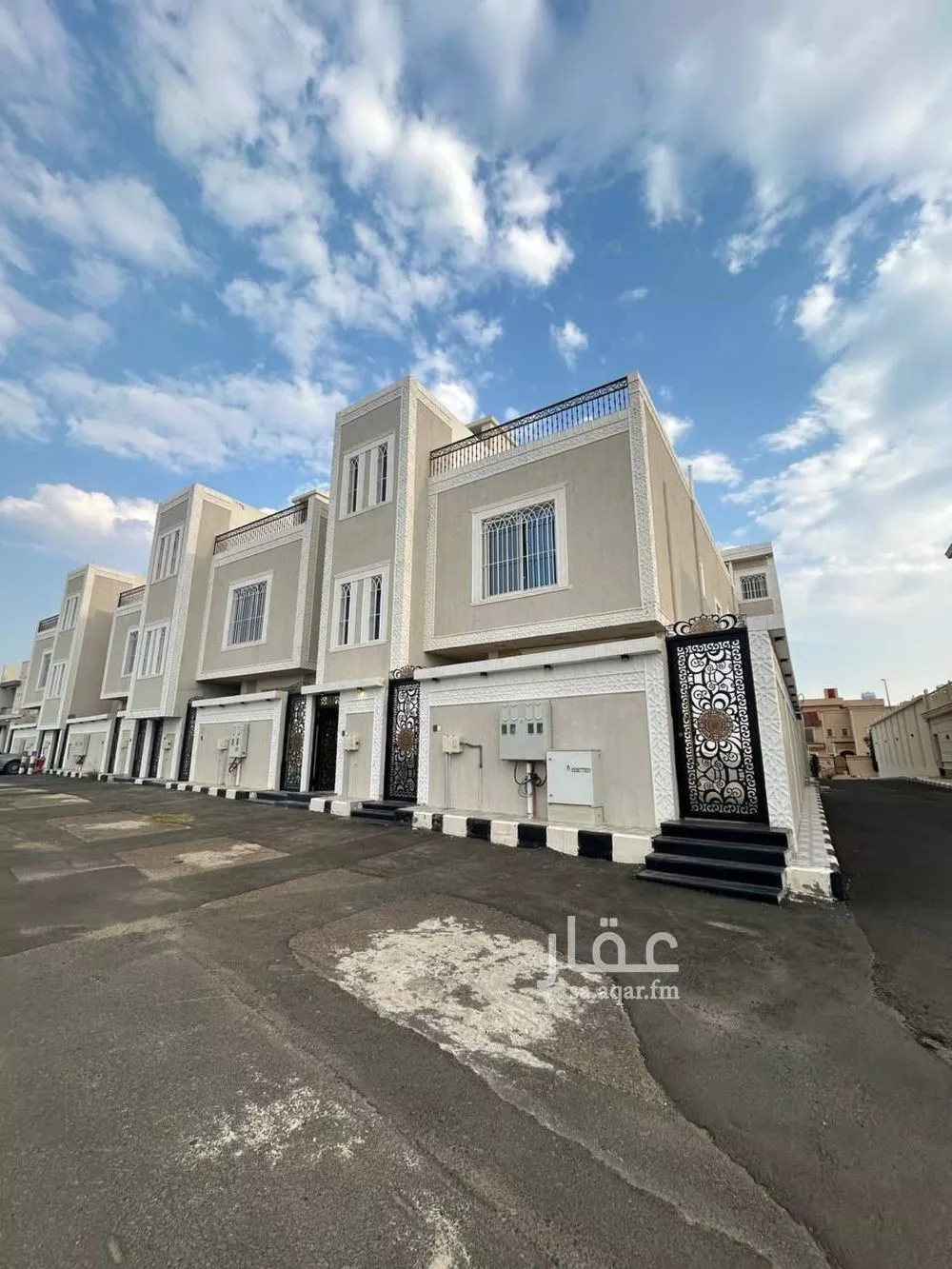 شقة للبيع في شارع زبيد السلمي, حي الجامعيين, مدينة خميس مشيط, منطقة عسير 1 صورة