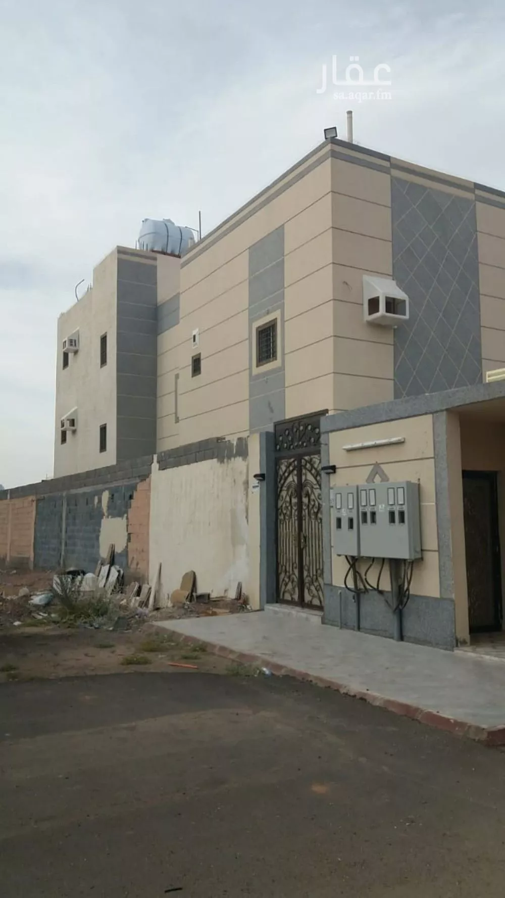 شقة للبيع في شارع فروة بن خراش الازدي, حي المدينة الصناعية, مدينة المدينه المنوره, منطقة المدينة المنورة 1 صورة