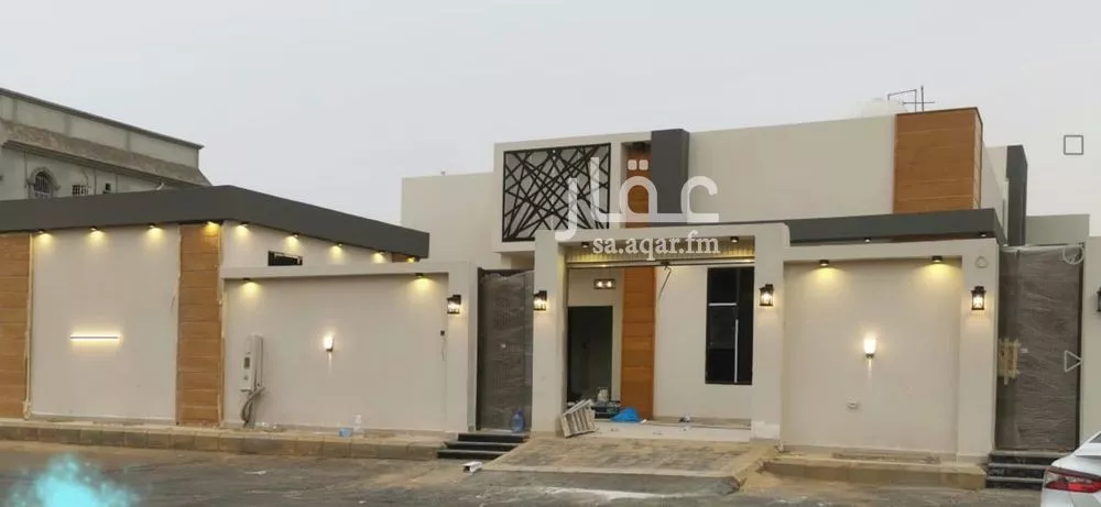 دور للبيع في شارع الامير بندر بن عبدالعزيز, حي الورود, مدينة صامطه, منطقة جازان 1 صورة