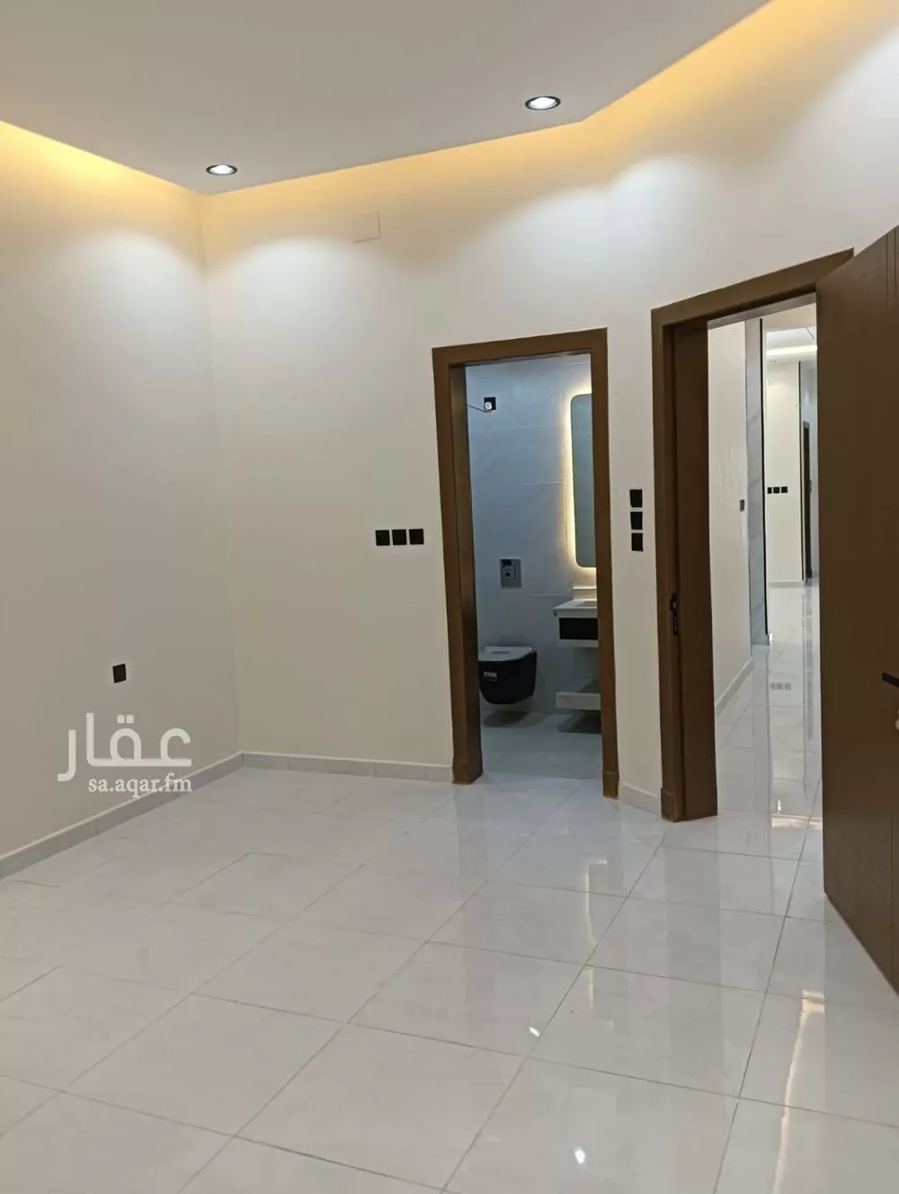 شقة للبيع في شارع اسماعيل بن سعيد الثقفي, حي الراقي, مدينة خميس مشيط, منطقة عسير 1 صورة