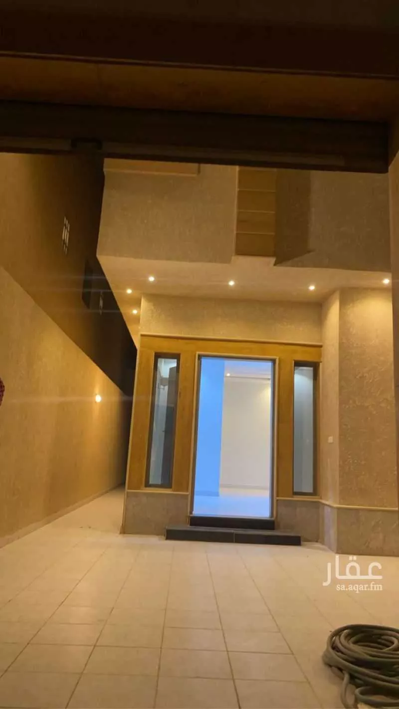فيلا للبيع في شارع حوران, القادسية, الرياض 1 صورة