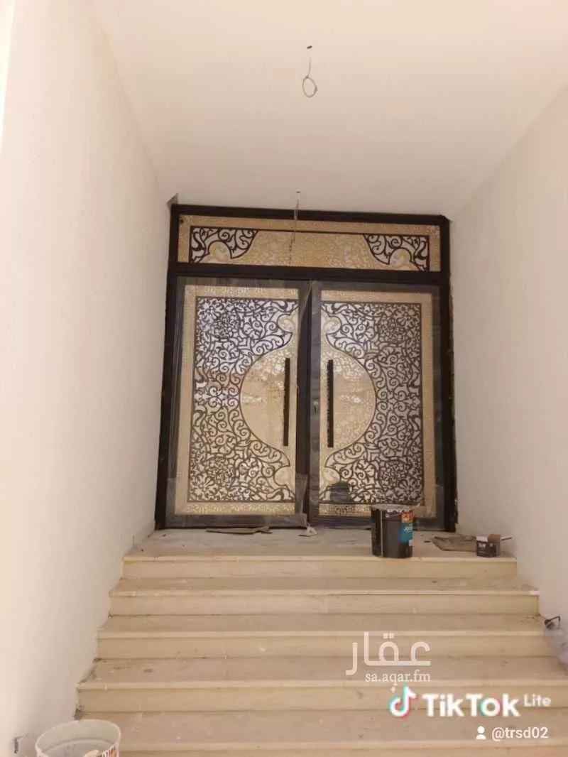 عمارة للإيجار في شارع القدس ، حي الصليب الشرقي ، رابغ ، رابغ 1 صورة