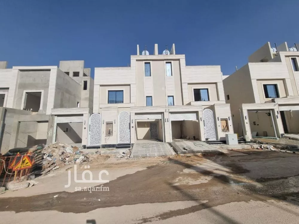 دور للبيع في شارع مالك بن الحارث, حي بدر, مدينة الرياض, منطقة الرياض 1 صورة