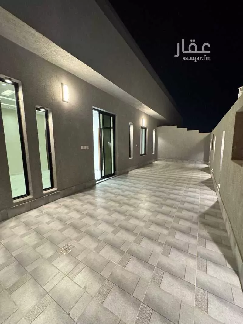 فيلا للبيع في شارع أحمد الدورقي, حي مريخ, مدينة جدة, منطقة مكة المكرمة 1 صورة
