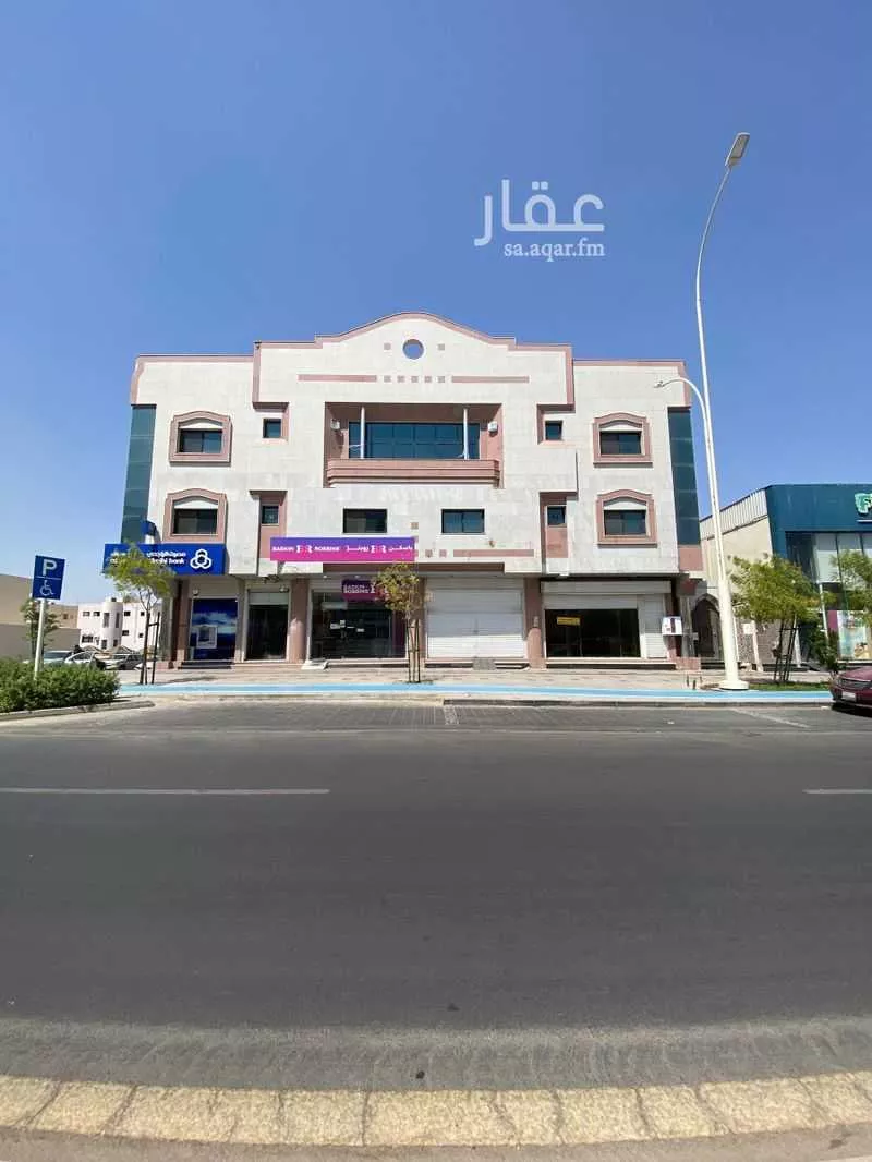 محل للإيجار في شارع طريق السلام, حي الجامعة, مدينة المدينه المنوره, منطقة المدينة المنورة 1 صورة