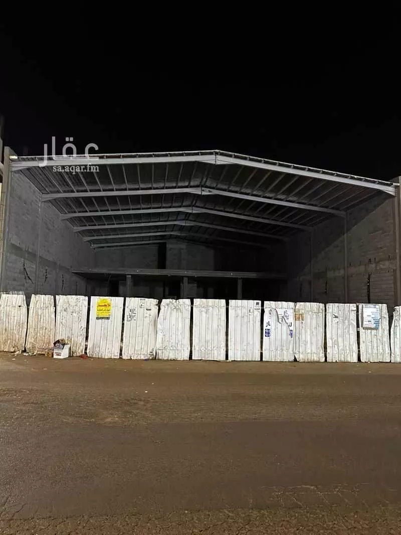 محل للإيجار في شارع عبدالله بن عبدالعزيز, حي البوادي, مدينة تبوك, منطقة تبوك 1 صورة
