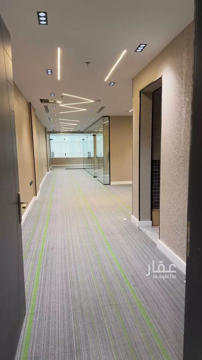 مكتب تجاري للإيجار في شارع الصحابة, حي إشبيلية, مدينة الرياض, منطقة الرياض 1 صورة