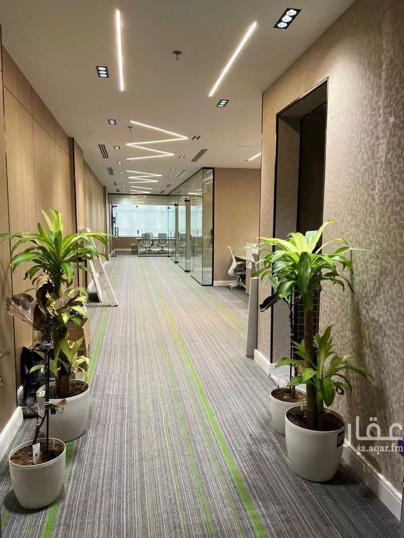 مكتب تجاري للإيجار في شارع الصحابة, حي إشبيلية, مدينة الرياض, منطقة الرياض 1 صورة