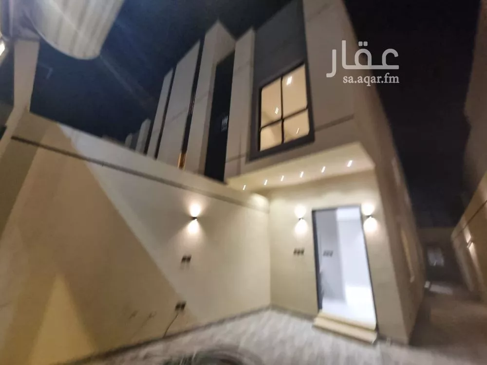 دور للبيع في شارع القاضي شريح, حي عكاظ, مدينة الرياض, منطقة الرياض 1 صورة