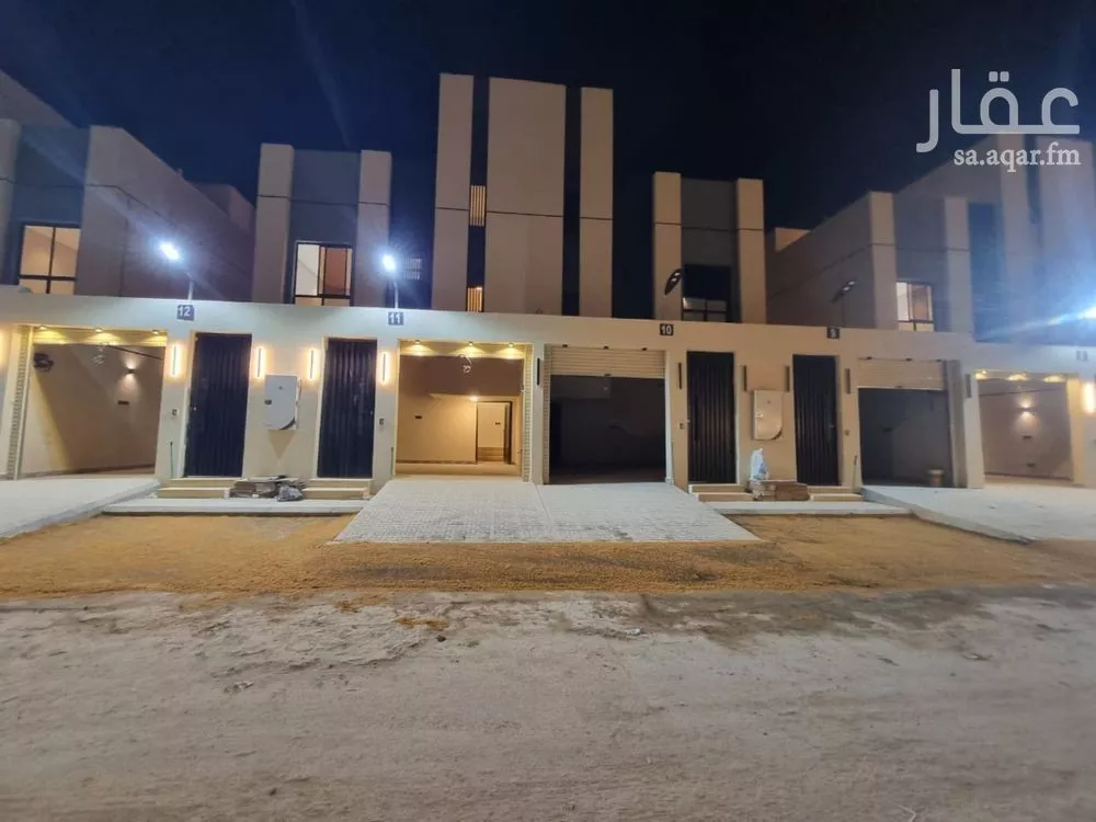 دور للبيع في شارع أبي عبدالله الغرياني, حي عكاظ, مدينة الرياض, منطقة الرياض 1 صورة