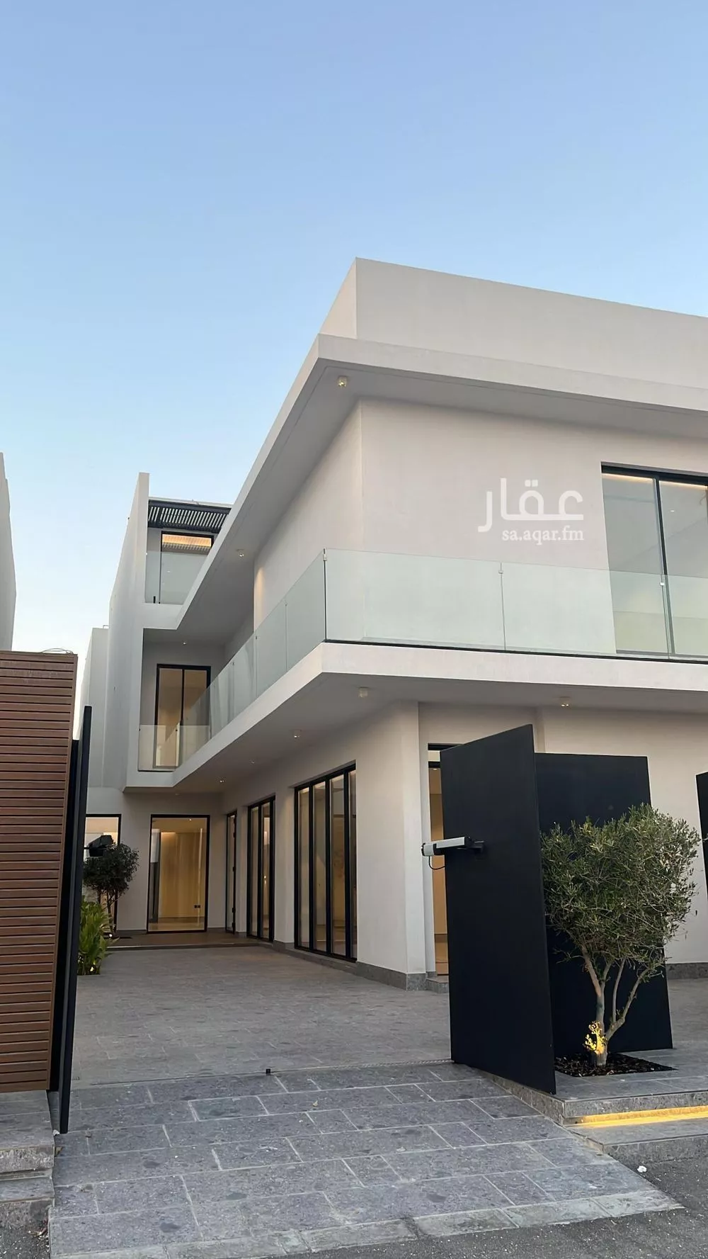 فيلا للبيع في شارع النعيم, حي البحر, مدينة الخبر, المنطقة الشرقية 1 صورة
