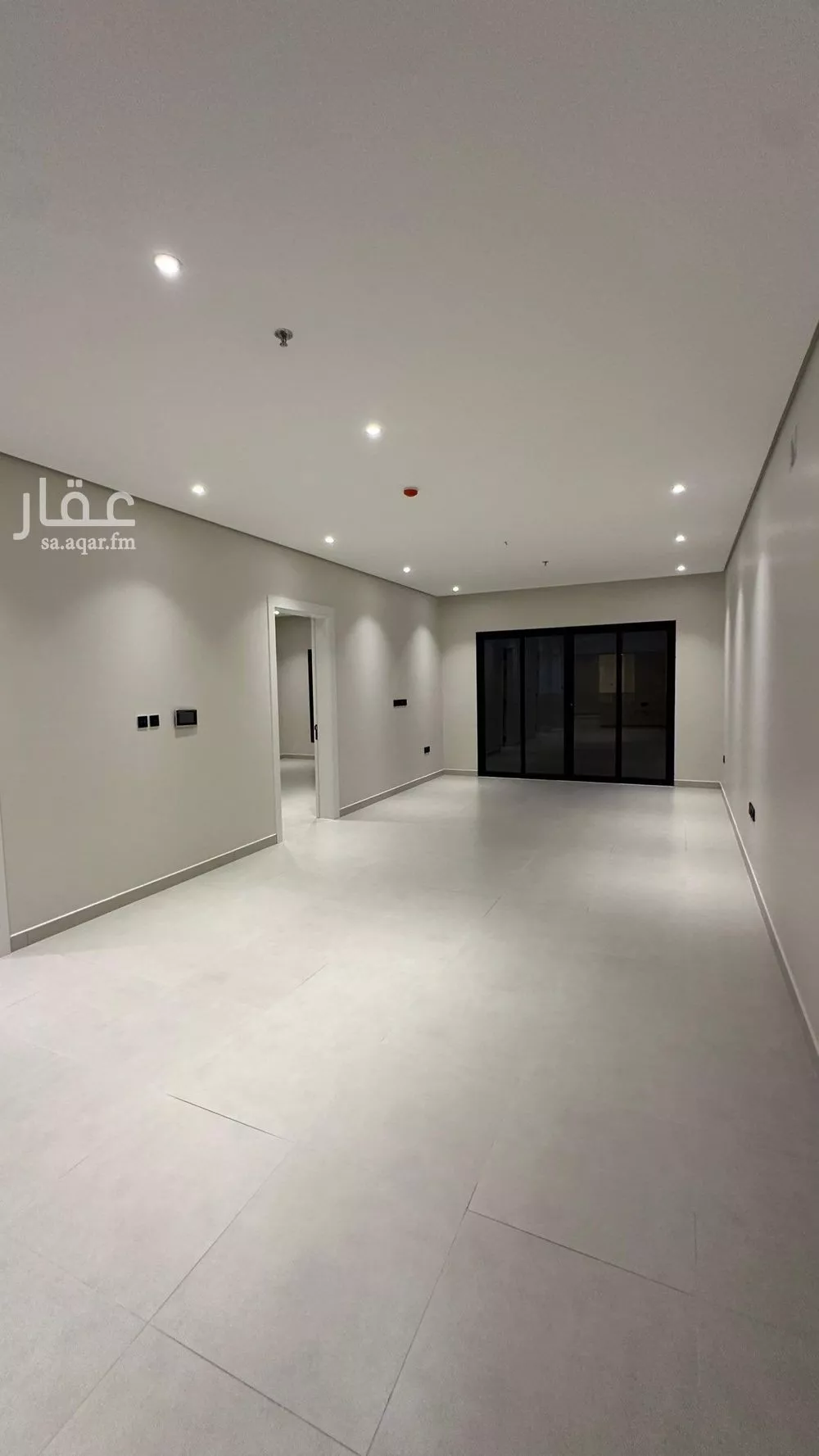 شقة للبيع في شارع شارع الزجاج, حي البحر, مدينة الخبر, المنطقة الشرقية 1 صورة