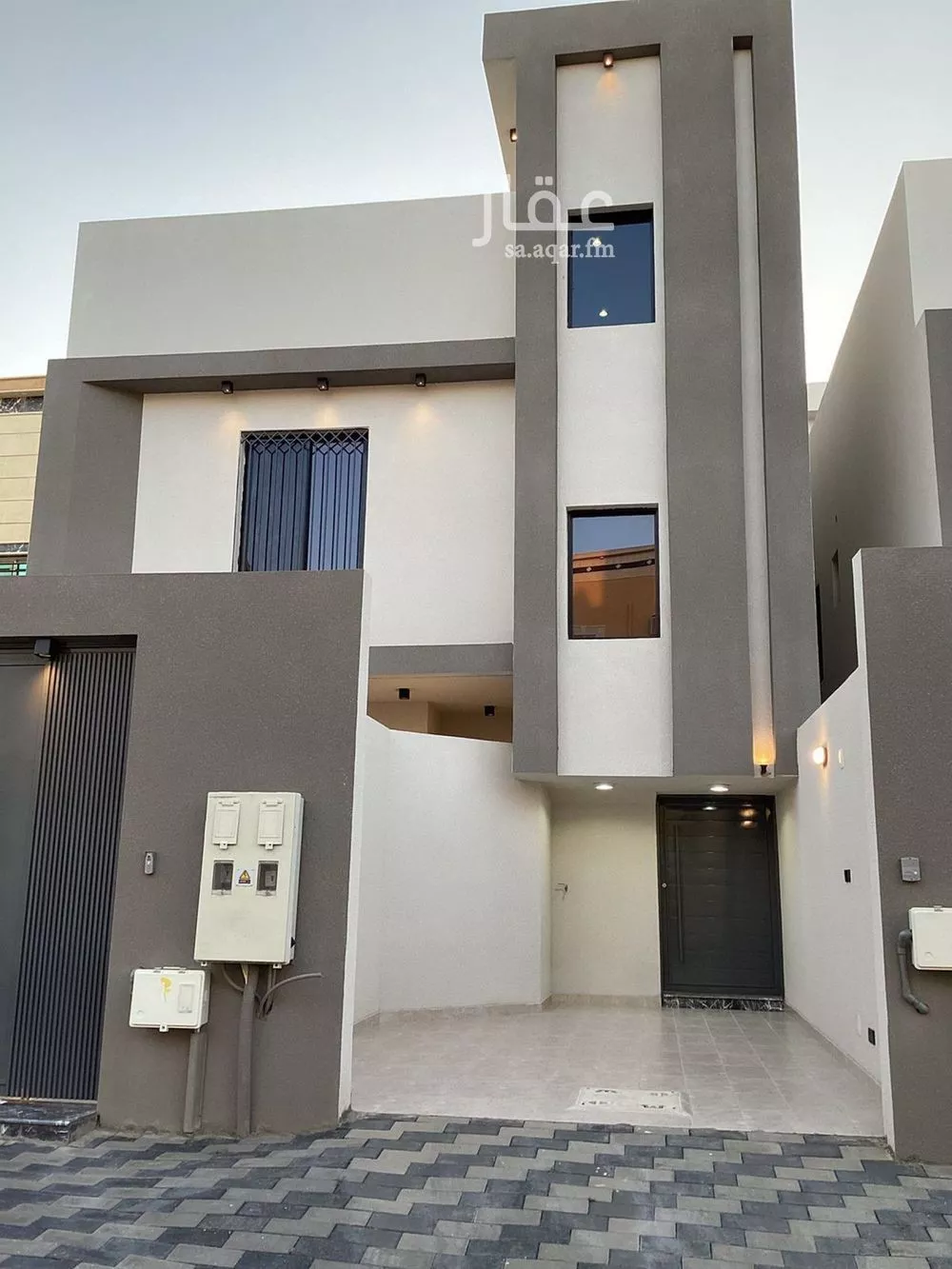 شقة للبيع في شارع المدينة العسكريه, حي المعلاة, مدينة أحد رفيدة, منطقة عسير 1 صورة