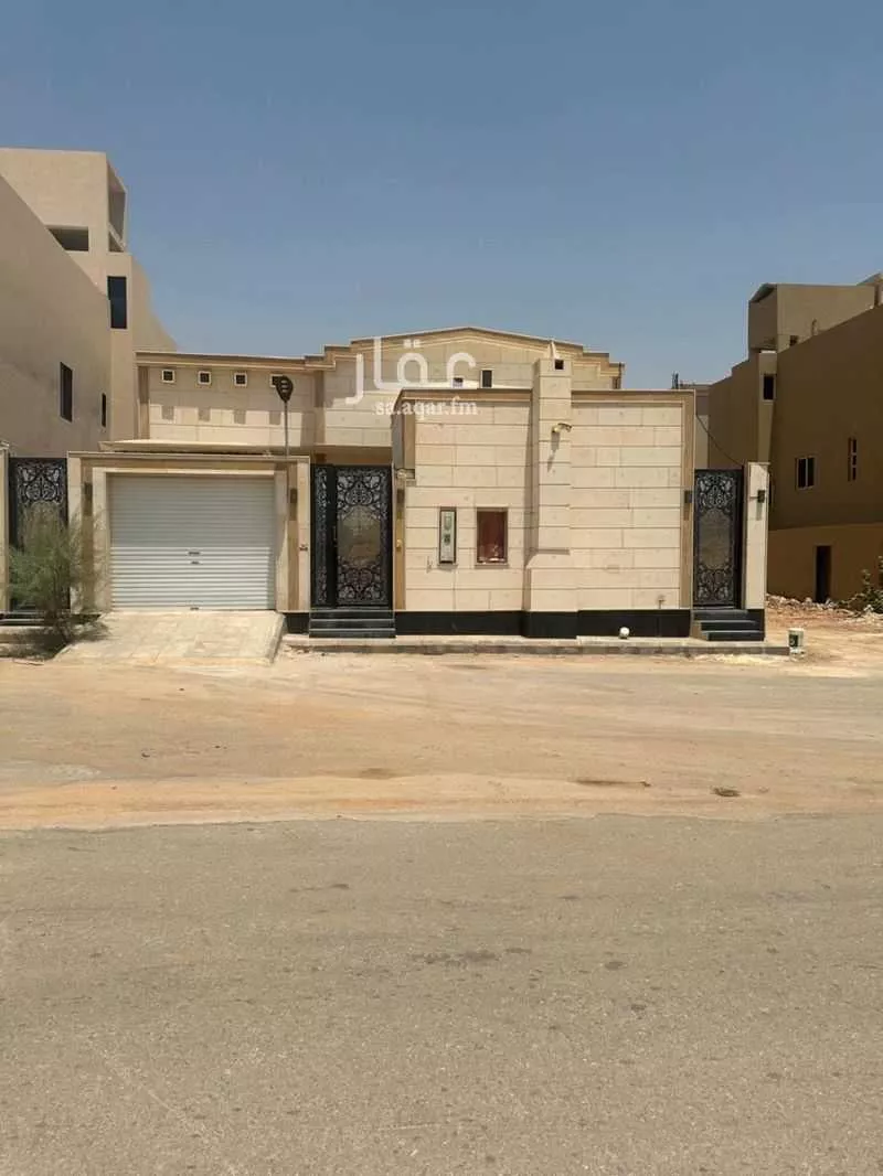 فيلا للبيع في شارع عبدالكريم الصيرفي, حي المهدية, مدينة الرياض, منطقة الرياض 1 صورة