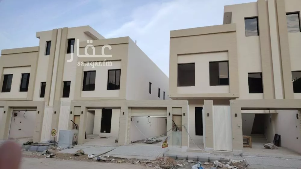 دور للبيع في شارع سديره, حي عكاظ, مدينة الرياض, منطقة الرياض 1 صورة