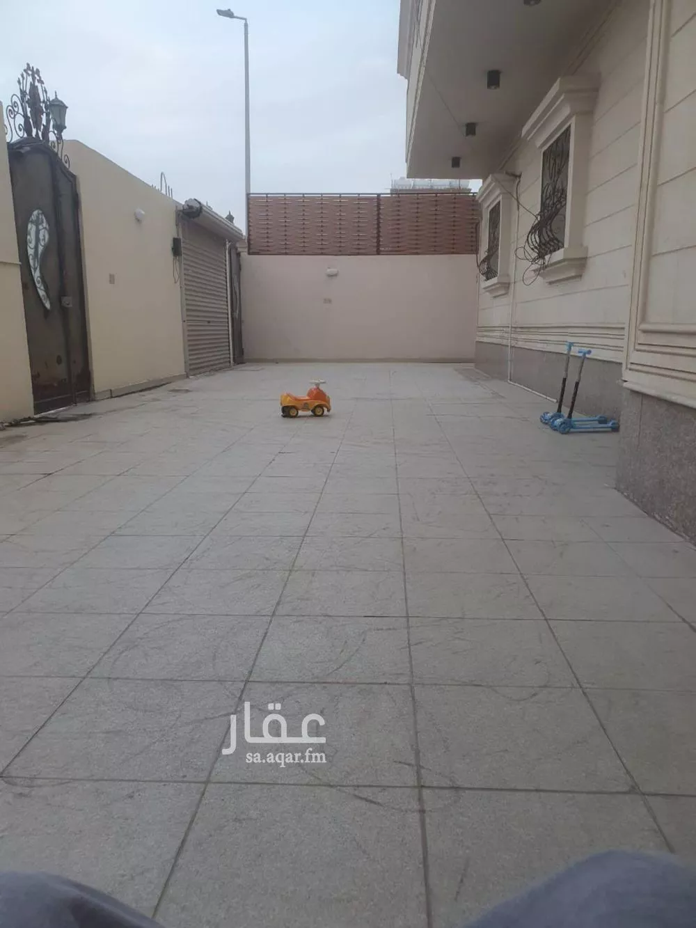 فيلا للبيع في شارع سالم البصري, حي ضاحية الملك فهد, مدينة الدمام, المنطقة الشرقية 1 صورة