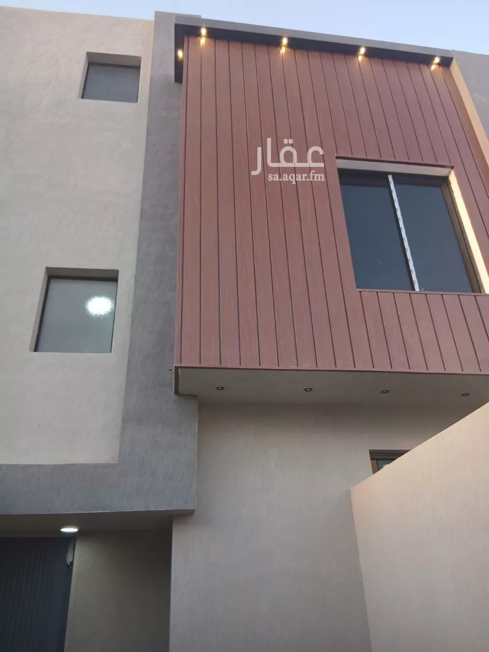 دور للبيع في شارع عبدالله بافقيه الحضرمي, حي عكاظ, مدينة الرياض, منطقة الرياض 1 صورة