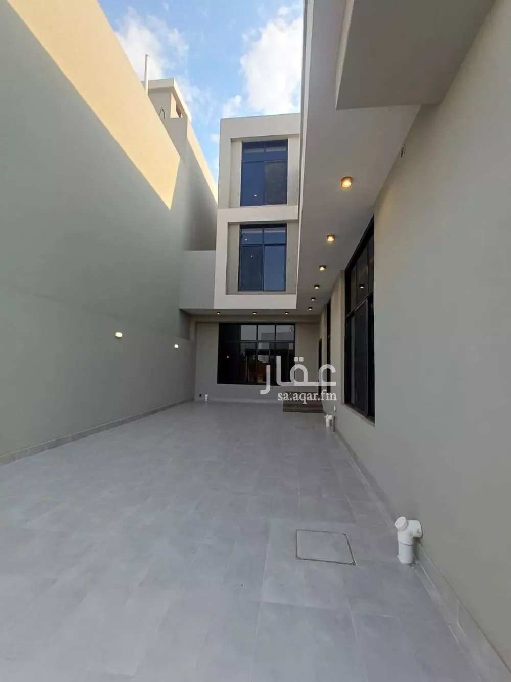 فيلا للبيع في شارع الحديثي, حي الرحمانية, مدينة جدة, منطقة مكة المكرمة 1 صورة